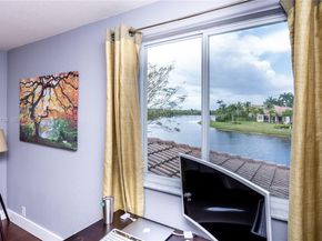 980 Golden Cane Dr, Weston FL 33327