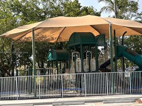 980 Golden Cane Dr, Weston FL 33327