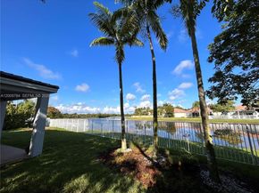 980 Golden Cane Dr, Weston FL 33327