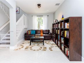 980 Golden Cane Dr, Weston FL 33327