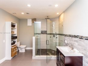 980 Golden Cane Dr, Weston FL 33327