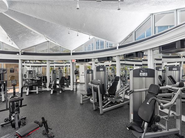 5055 Collins Ave 14H, Miami Beach FL 33140