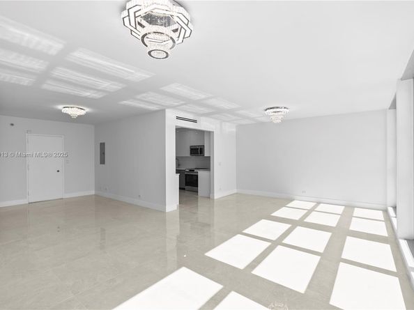 5055 Collins Ave 14H, Miami Beach FL 33140