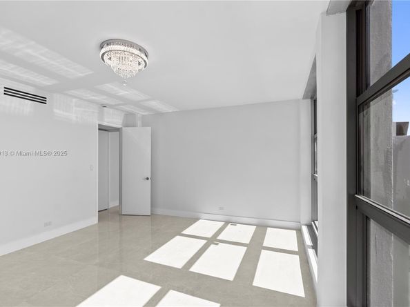 5055 Collins Ave 14H, Miami Beach FL 33140