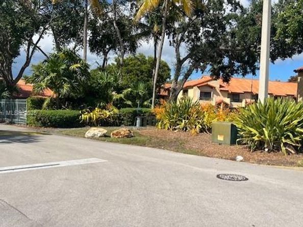 10170 SW 77th Ct, Miami FL 33156