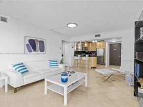 20379 W Country Club Dr 2039, Aventura FL 33180