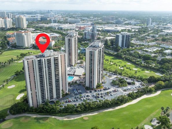 20379 W Country Club Dr 2039, Aventura FL 33180