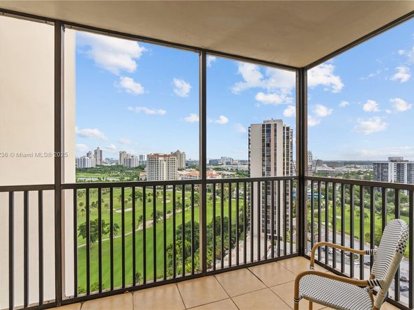 20379 W Country Club Dr 2039, Aventura FL 33180