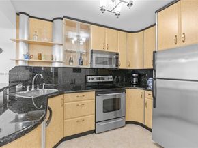 20379 W Country Club Dr 2039, Aventura FL 33180