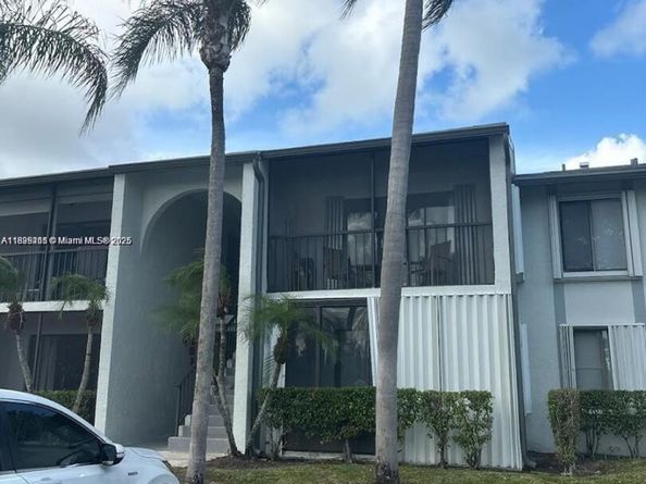 1001 Green Pine Blvd H2, West Palm Beach FL 33409