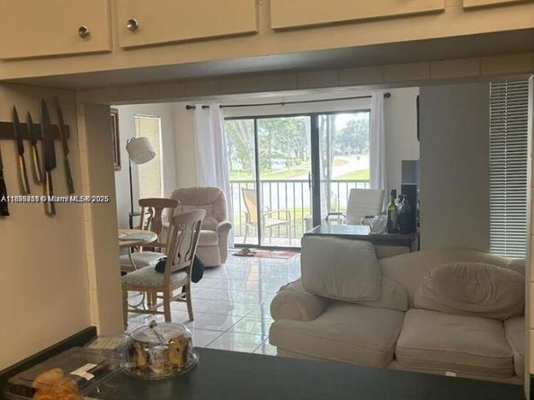 1001 Green Pine Blvd H2, West Palm Beach FL 33409