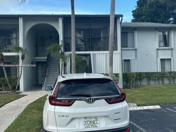 1001 Green Pine Blvd H2, West Palm Beach FL 33409