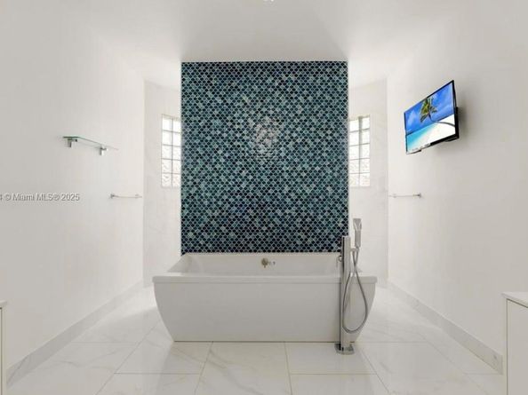 14095 NW 22nd Ct, Pembroke Pines FL 33028