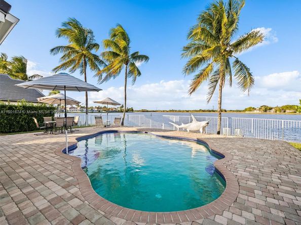1206 Falls Blvd, Weston FL 33327