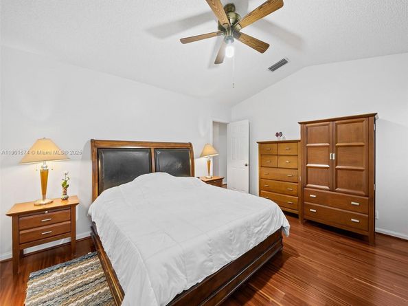 1206 Falls Blvd, Weston FL 33327