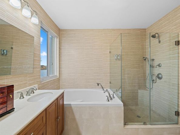 1206 Falls Blvd, Weston FL 33327