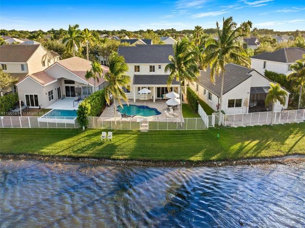 1206 Falls Blvd, Weston FL 33327