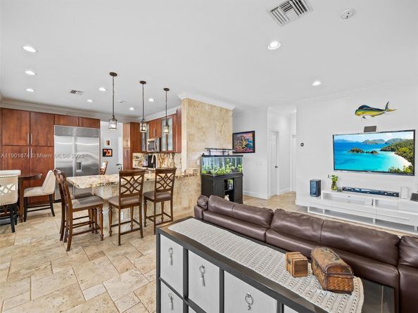 1206 Falls Blvd, Weston FL 33327