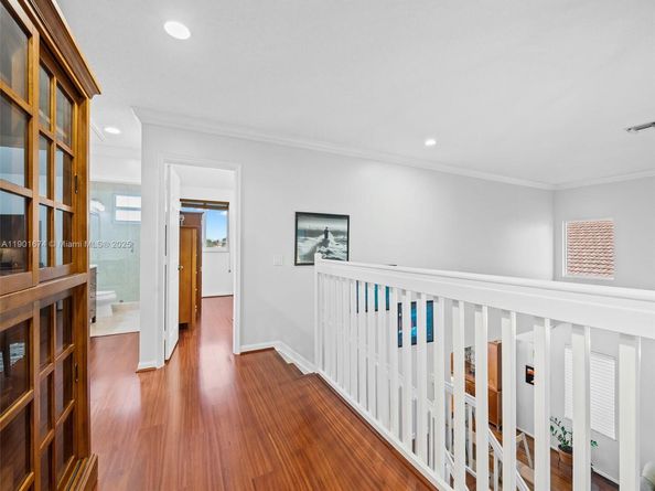 1206 Falls Blvd, Weston FL 33327
