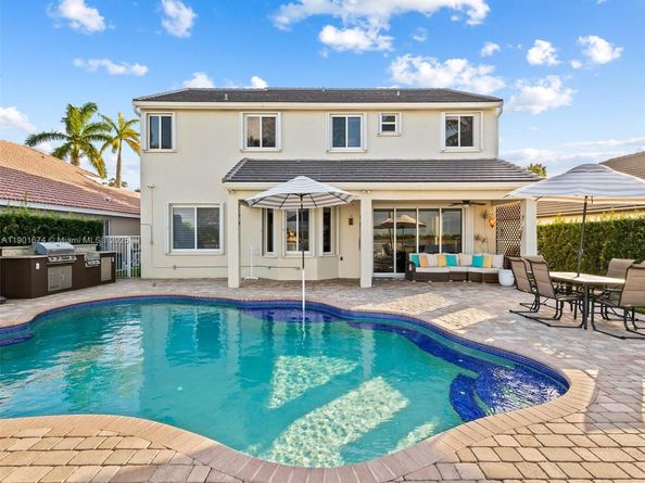 1206 Falls Blvd, Weston FL 33327
