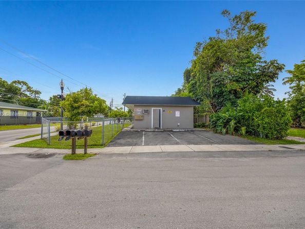 848 NW 2nd Ave, Fort Lauderdale FL 33311