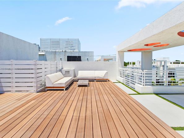 455 NE 39th St 102, Miami FL 33137