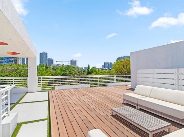 455 NE 39th St 102, Miami FL 33137