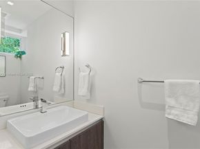 455 NE 39th St 102, Miami FL 33137