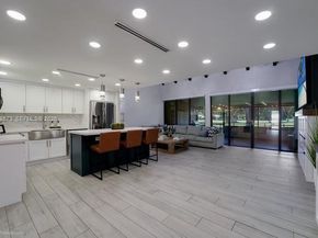 1231 E Golfview Dr, Pembroke Pines FL 33026