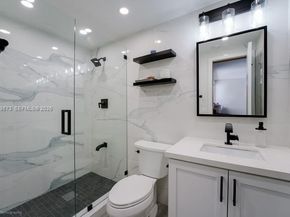 1231 E Golfview Dr, Pembroke Pines FL 33026