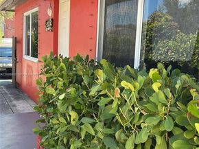 2513 Lincoln St, Hollywood FL 33020