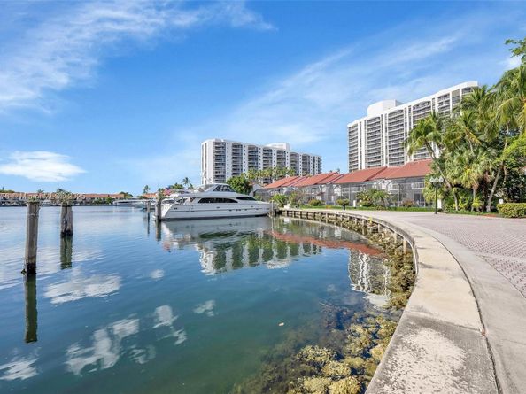 3640 Yacht Club Dr 502, Aventura FL 33180