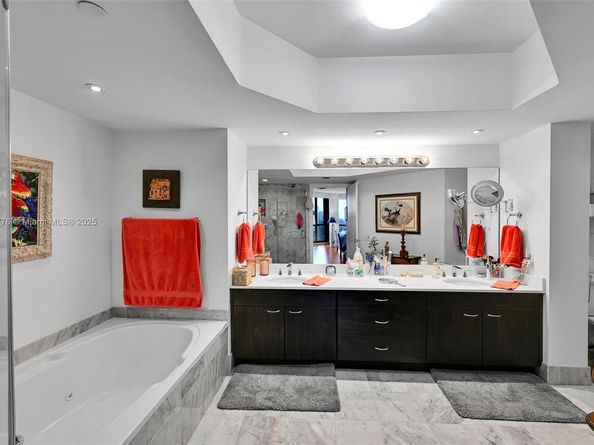 3640 Yacht Club Dr 502, Aventura FL 33180
