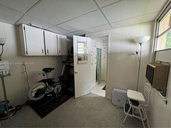 4621 NE 2nd Ave, Oakland Park FL 33334