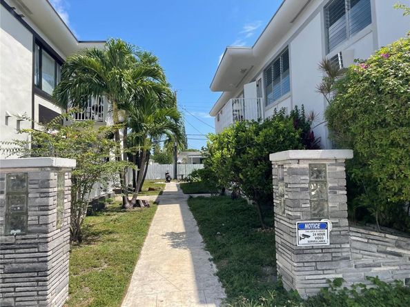 865 80th St, Miami Beach FL 33141