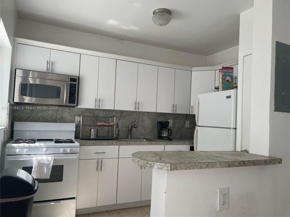 865 80th St, Miami Beach FL 33141