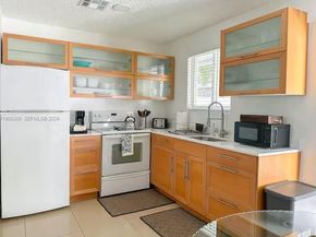 650 NE 15TH St, Fort Lauderdale FL 33304