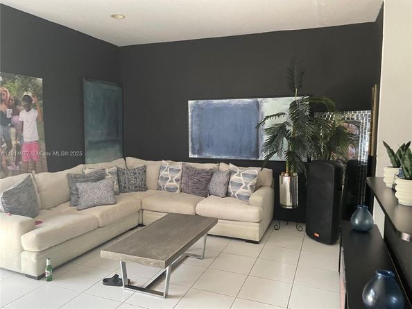 1352 SE 16th Ave, Homestead FL 33035