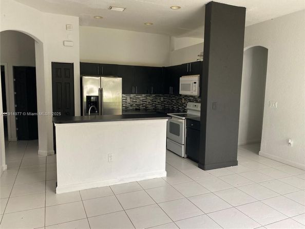 1352 SE 16th Ave, Homestead FL 33035