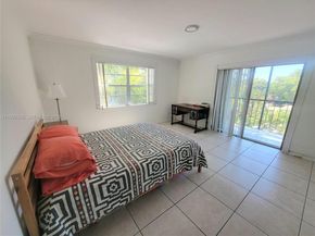 1230 NE 139th St 304, North Miami FL 33161
