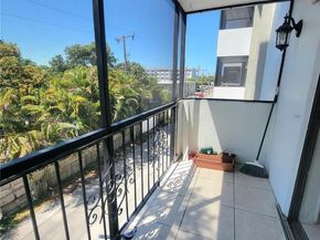 1230 NE 139th St 304, North Miami FL 33161