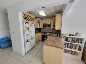 1230 NE 139th St 304, North Miami FL 33161