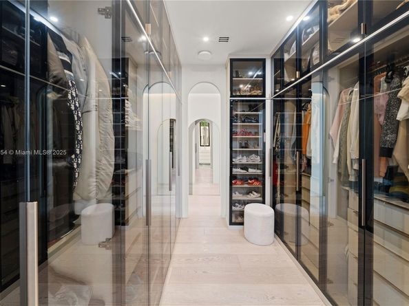 2053 N Bay Rd, Miami Beach FL 33140