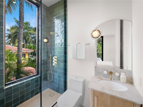 2053 N Bay Rd, Miami Beach FL 33140