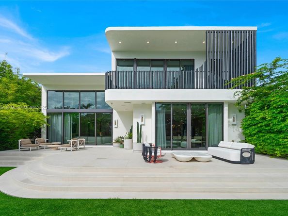 2053 N Bay Rd, Miami Beach FL 33140