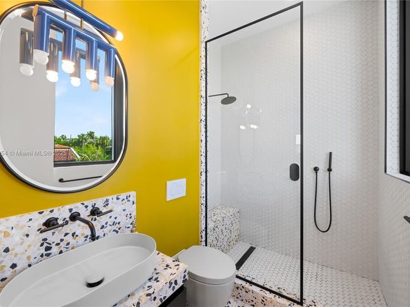 2053 N Bay Rd, Miami Beach FL 33140