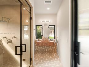 2053 N Bay Rd, Miami Beach FL 33140