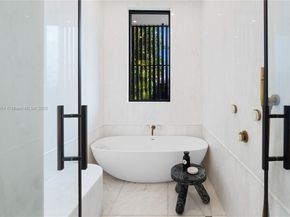 2053 N Bay Rd, Miami Beach FL 33140