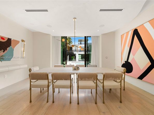 2053 N Bay Rd, Miami Beach FL 33140