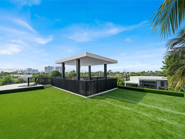 2053 N Bay Rd, Miami Beach FL 33140